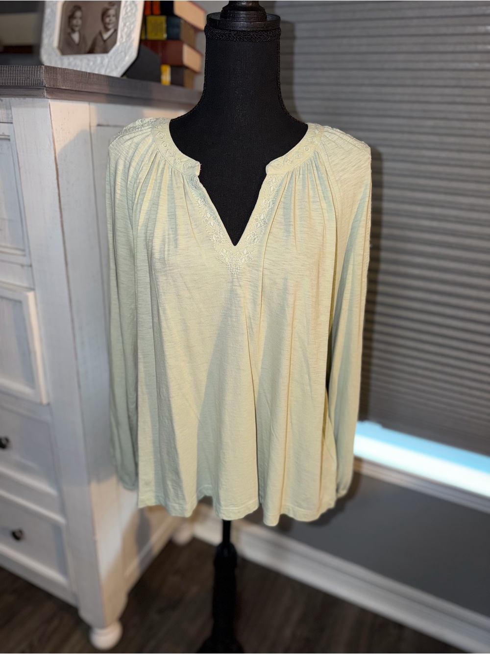 🎉Lucky Brand Light Yellow Long-Sleeve V-Neck Peasant Top size small
